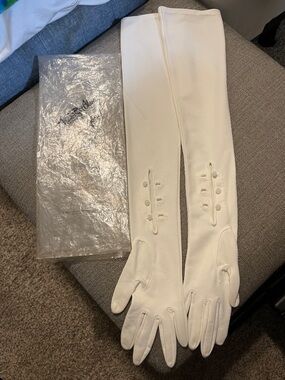 White Opera Gloves with Button Detail - Vintage